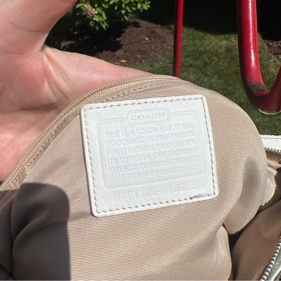 AUTHENTIC COACH  Signature STRIPE EMBOSSED TOTE BAG - Picture 5 of 11